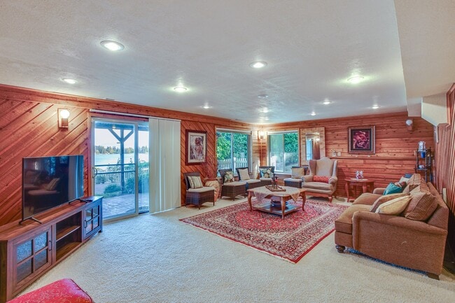 Big family room with TV and Fire place - 26332 135th Ave SE
