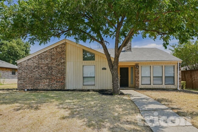 Building Photo - 5711 Calumet Dr