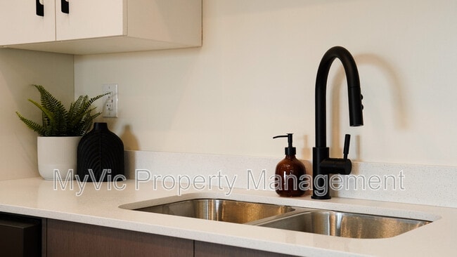 Building Photo - 355 Clareview Station Dr NW