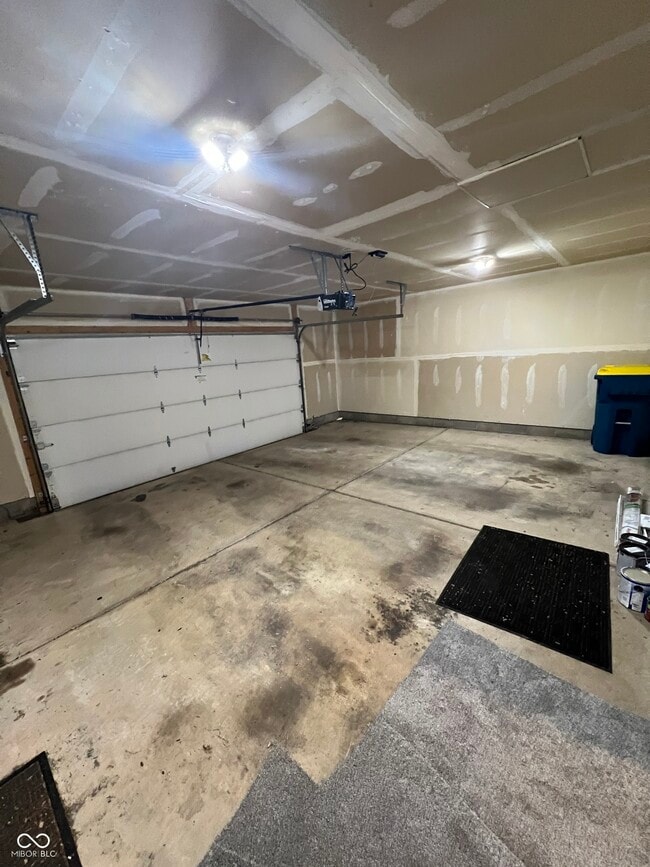 Building Photo - 9451 Glencroft Way