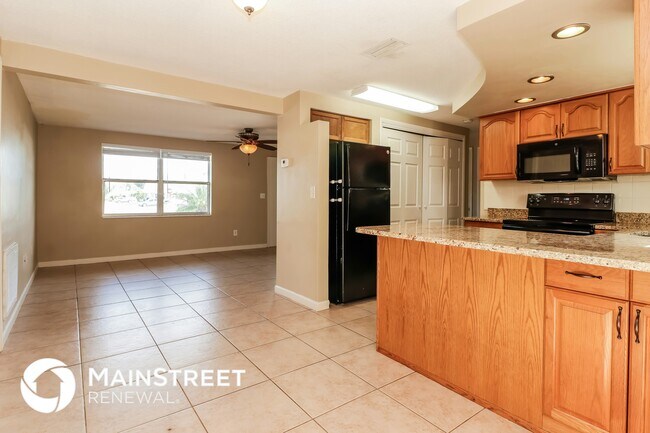 Building Photo - 2413 Palmwood Dr