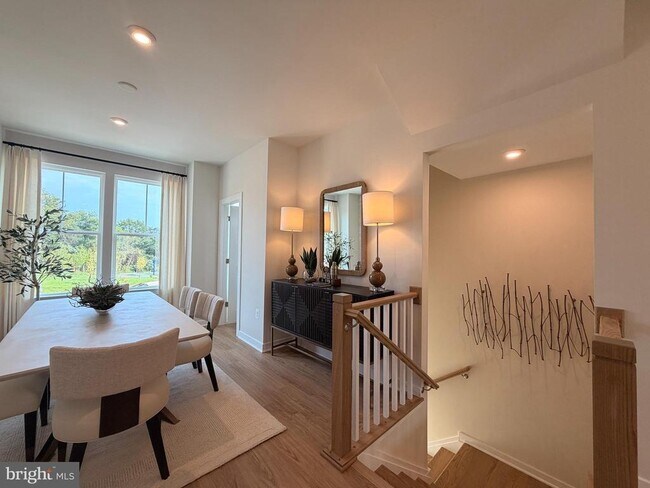 Foto del edificio - 8889 QUEENSFERRY Rd