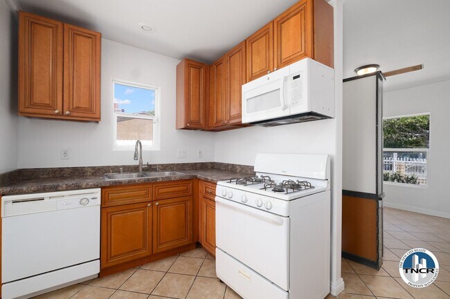 Building Photo - Beautiful 3BD | 2Bath