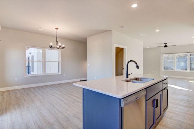 Building Photo - Brand New Luxury Townhomes: 3BR, 2.5Bath Altoona WI