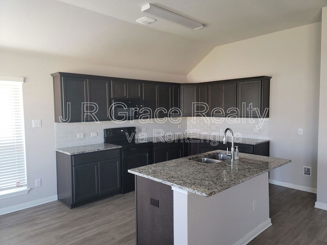 Foto del edificio - 3928 Centerfire Rd
