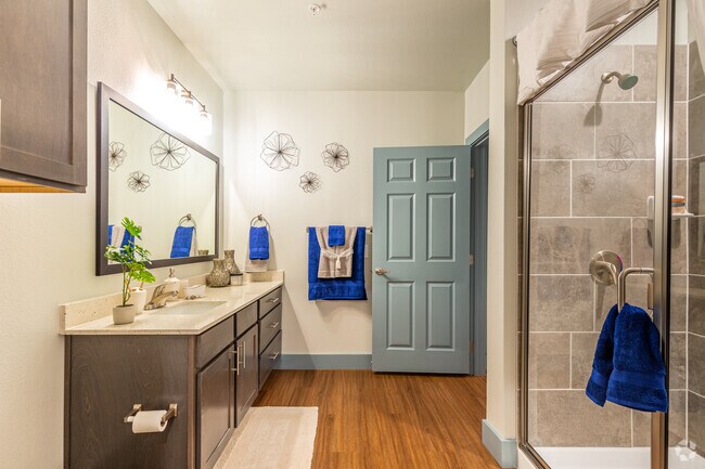 Bathroom - The Retreat at Grand Prairie