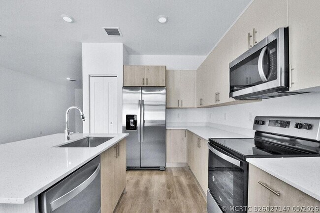 Foto del edificio - 4074 Highland Oaks Dr