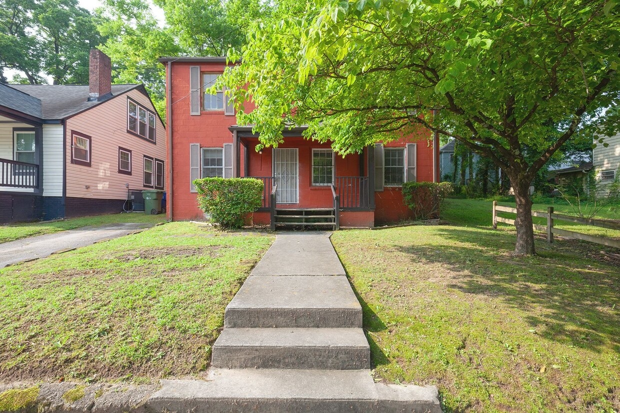 Primary Photo - Spacious 3bd/2ba On Quiet Street Minutes F...