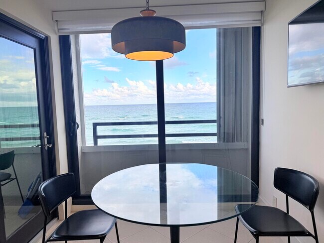 Foto del edificio - 3560 S Ocean Blvd