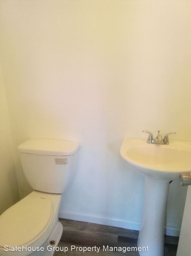 Foto del edificio - 3 br, 1.5 bath House - 12 W 2nd St