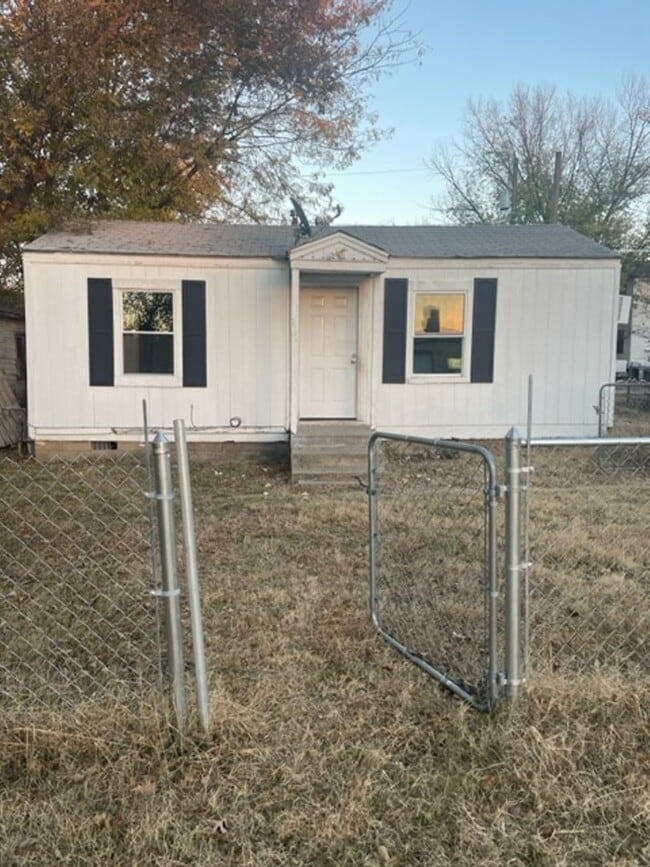 Building Photo - 316 S Seneca Ave