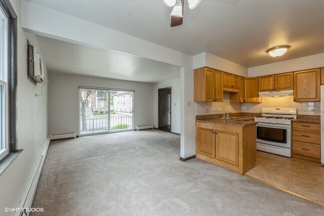 Building Photo - 4513 Maple Ave