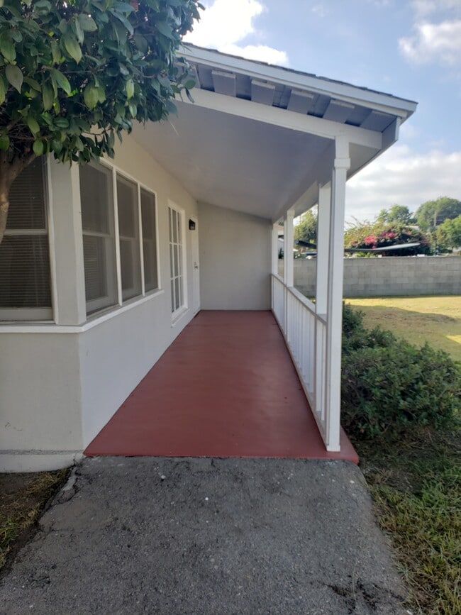 Building Photo - 4930 Acacia St