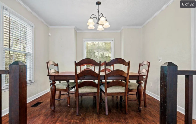 Dining area - 1515 Tanglewood Cir