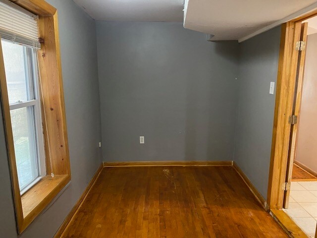 Building Photo - 3145 N Oakley Ave