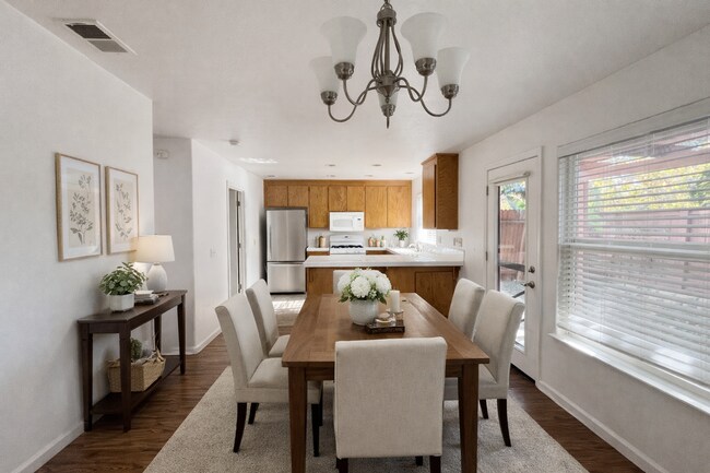 Building Photo - ? Charming East Davis Home – Bright, Cozy & Now with Lower Rent! ?