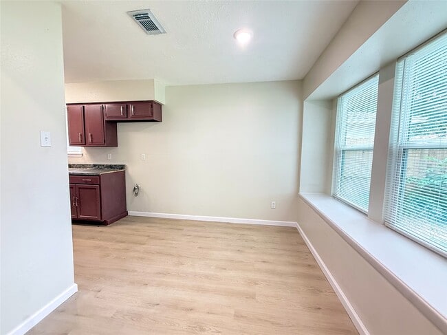 Building Photo - 4251 Rosegate Dr