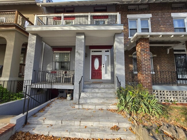 Building Photo - 411 Hobart Pl NW
