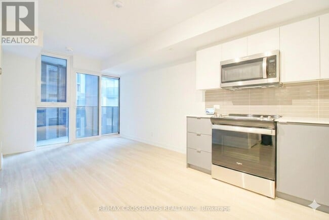 Building Photo - 30 Tretti Wy