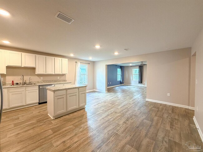 Foto del edificio - 7305 Lakeside Oak Ct