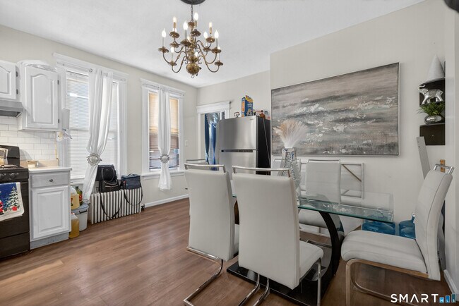 Building Photo - 361 Ridgefield Ave