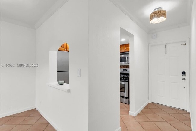 Foto del edificio - 6707 N Kendall Dr