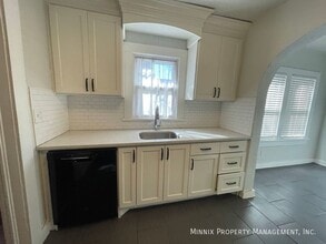 Building Photo - 1506 S Ong St