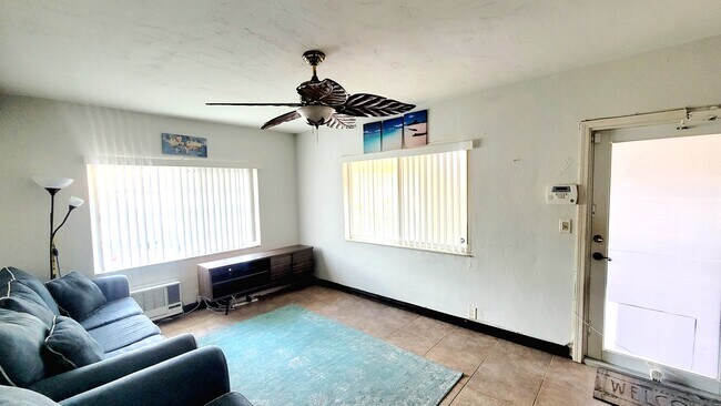 Foto del edificio - 7400 Harding Ave