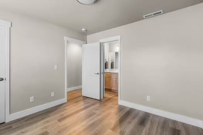 Building Photo - Brand New Townhome in NW Bend!