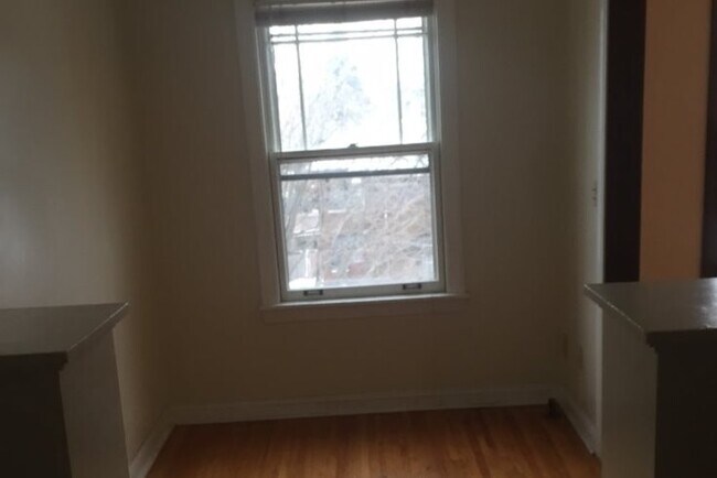 Foto del edificio - 145 Chatsworth St S