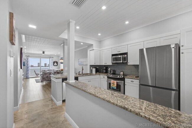 Foto del edificio - 105 Paradise Harbour Blvd