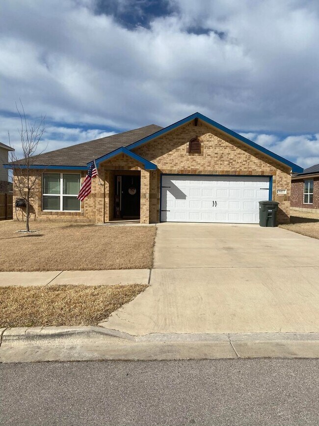 Foto del edificio - Beautiful 3 bed 2 bath home coming soon!!