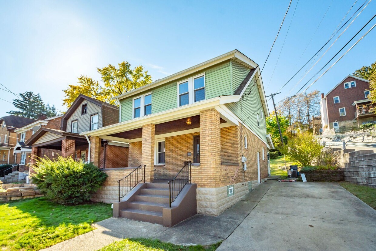 Foto principal - AVAILABLE SEPT 1ST!! GORGEOUS 3 BEDROOM IN...