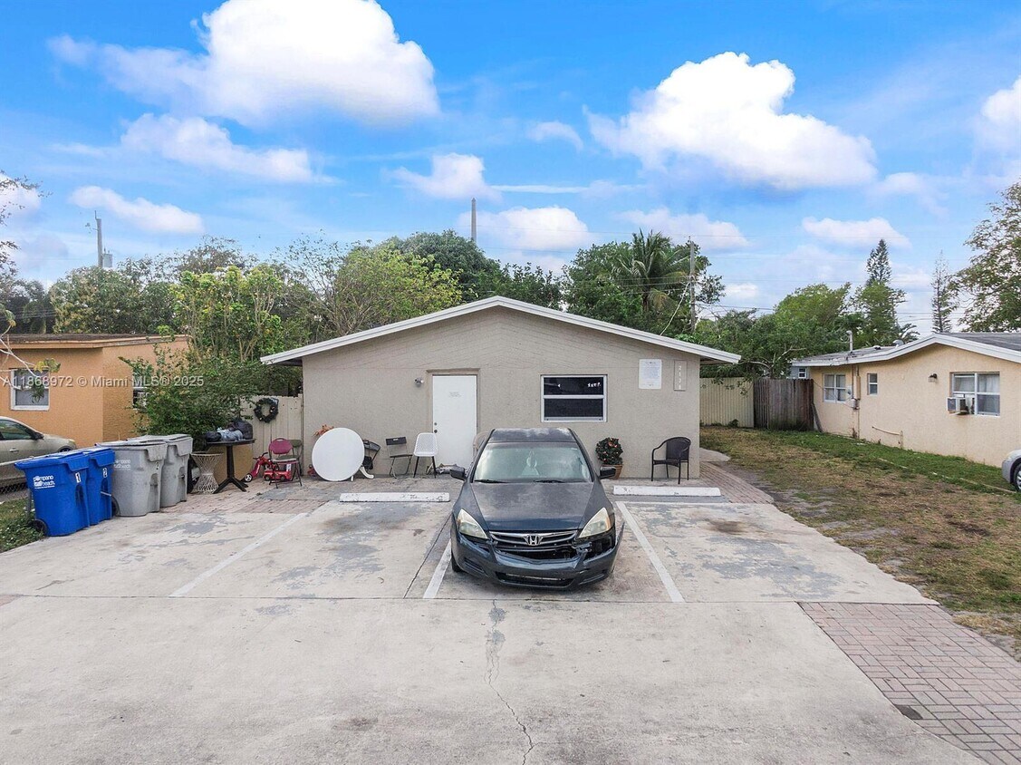 Foto principal - 2178 NW 3rd St