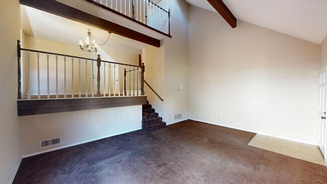 Building Photo - 3 Bed/2.5 Bath Townhome In Eastside Costa ...