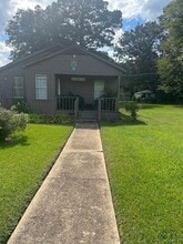 Building Photo - 5825 Grantham St