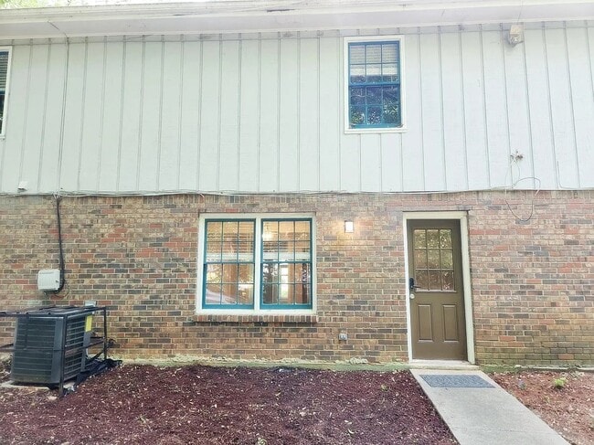 Building Photo - 9300 Cedar Ridge Dr NW