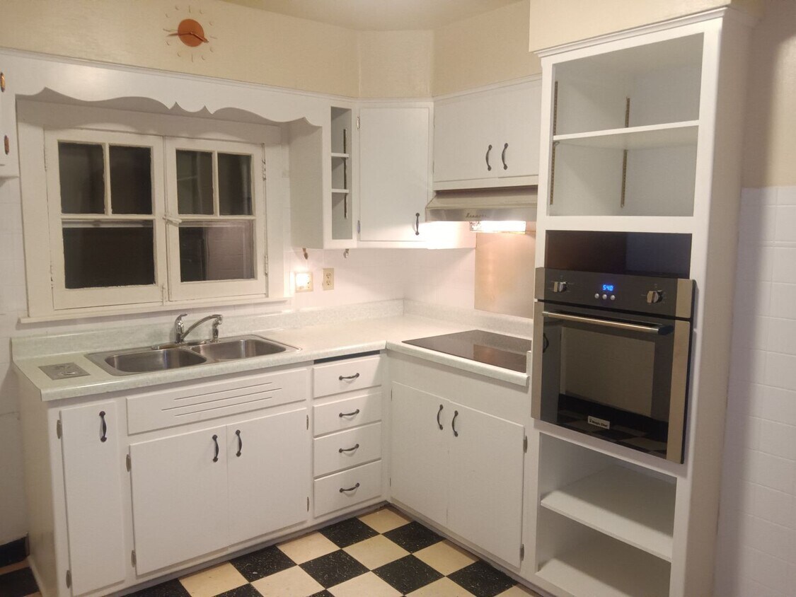 Foto principal - RENT SPECIAL! 1/2 OFF FIRST MONTH RENT! 3 ...