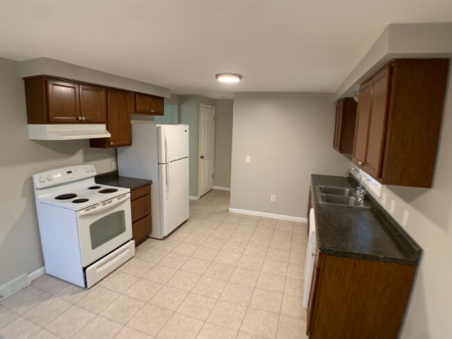 Foto del edificio - 3233 Hewitt Ave NW