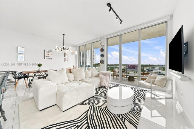 Foto del edificio - 3470 E Coast Ave