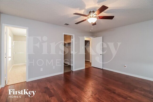 Building Photo - 6200 Winnebago Ct