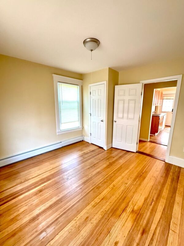 Building Photo - 15 Casimir St