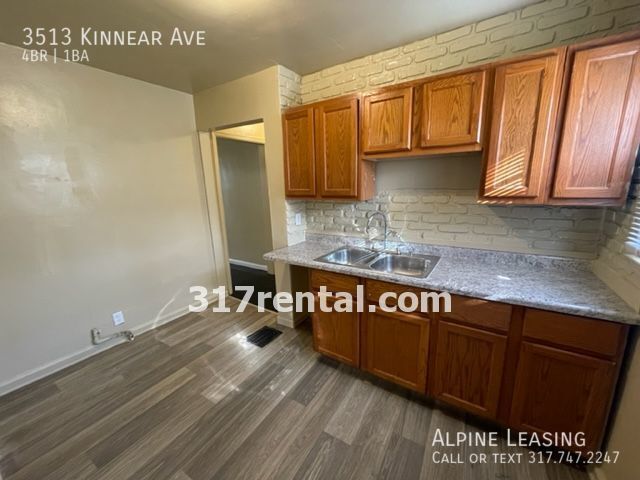 Building Photo - 4 Bedroom on a quiet dead end street