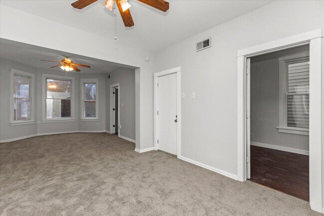 Foto del edificio - 3 bedroom in Chicago IL 60618