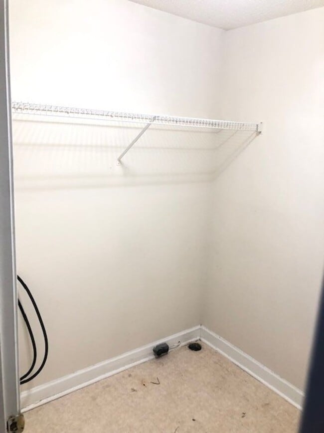 Building Photo - 3 Bed/2 Bath! Coming soon