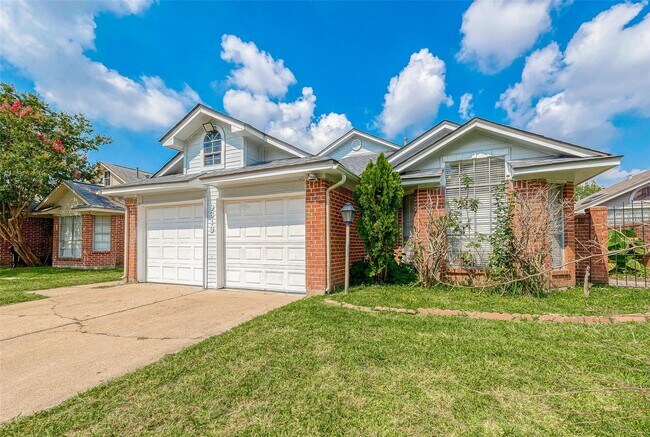 Foto del edificio - 9310 Corner Oaks Ln