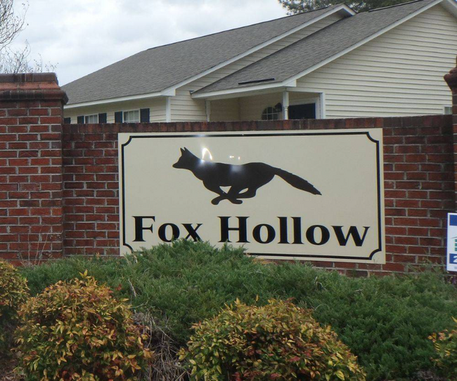 Foto del edificio - 1516 Hollow Dr