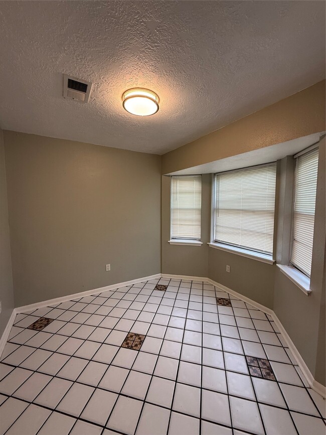 Building Photo - 5414 Hazel St