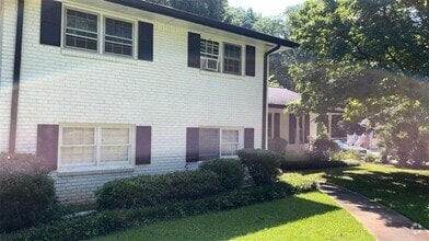 Building Photo - 416 Barbashela Dr