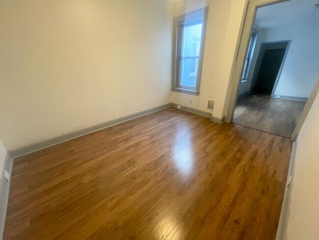 Building Photo - Stunning 4-Bedroom Townhome in Belmont! Av...